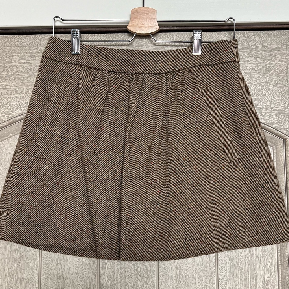 EUC J Crew wool mini skirt size 6 neutral tweed pockets zip closure